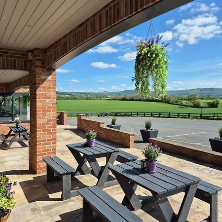 The White Horse Lodge Hotel เทิร์สก์ ภายนอก รูปภาพ