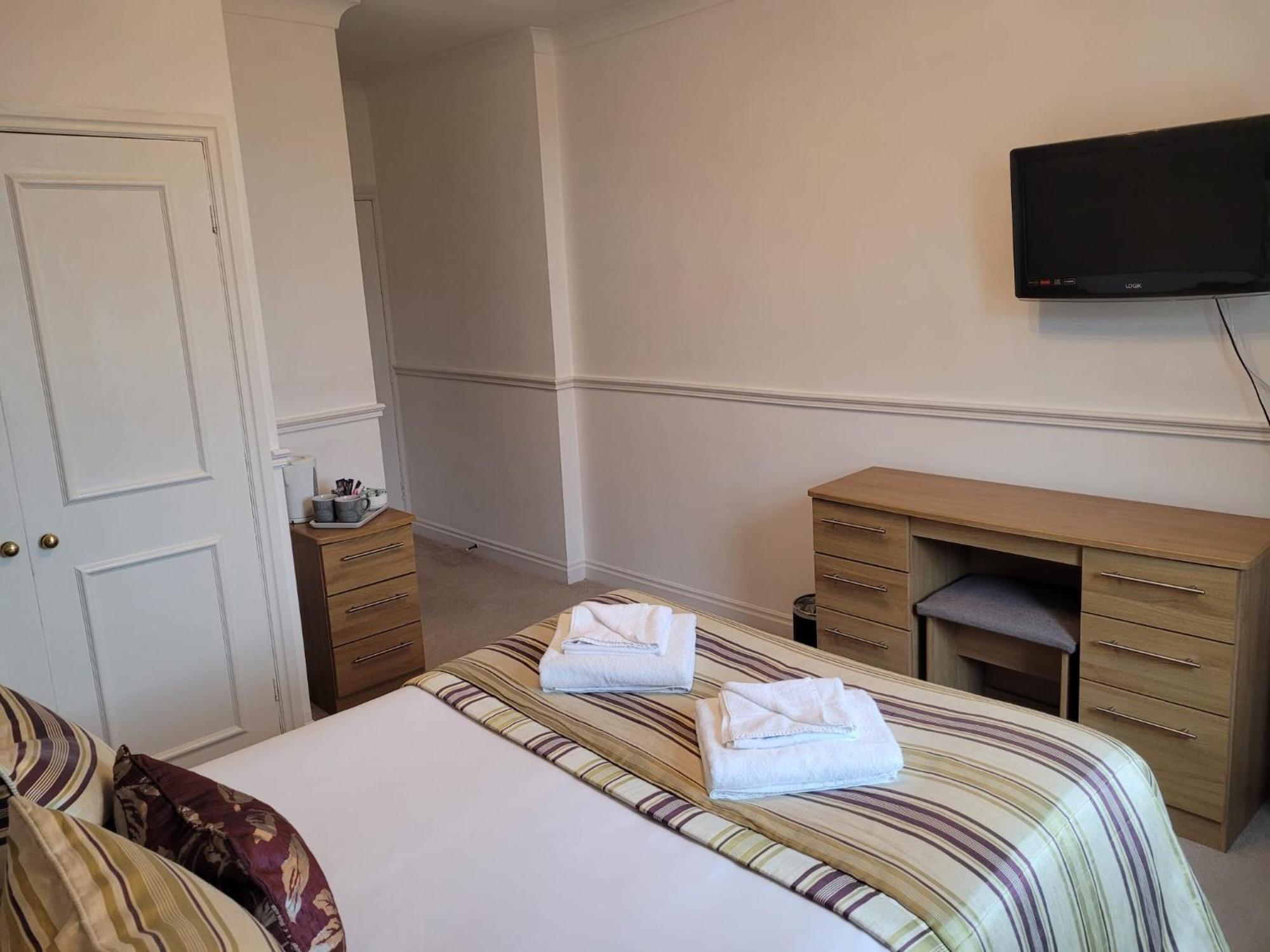The White Horse Lodge Hotel เทิร์สก์ ภายนอก รูปภาพ