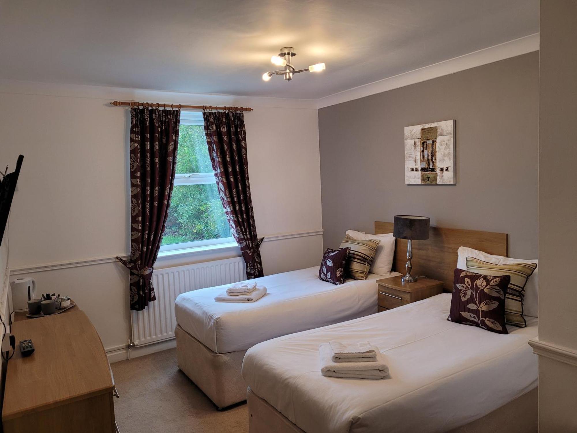 The White Horse Lodge Hotel เทิร์สก์ ภายนอก รูปภาพ